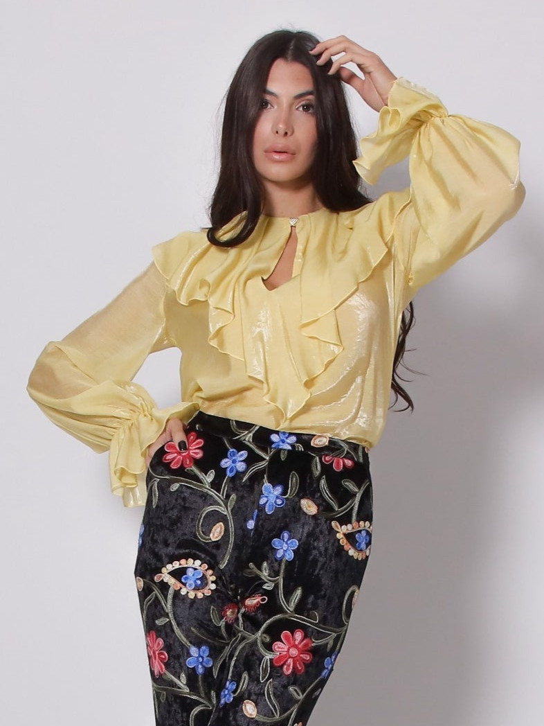 BLUSA CON ROUCHE